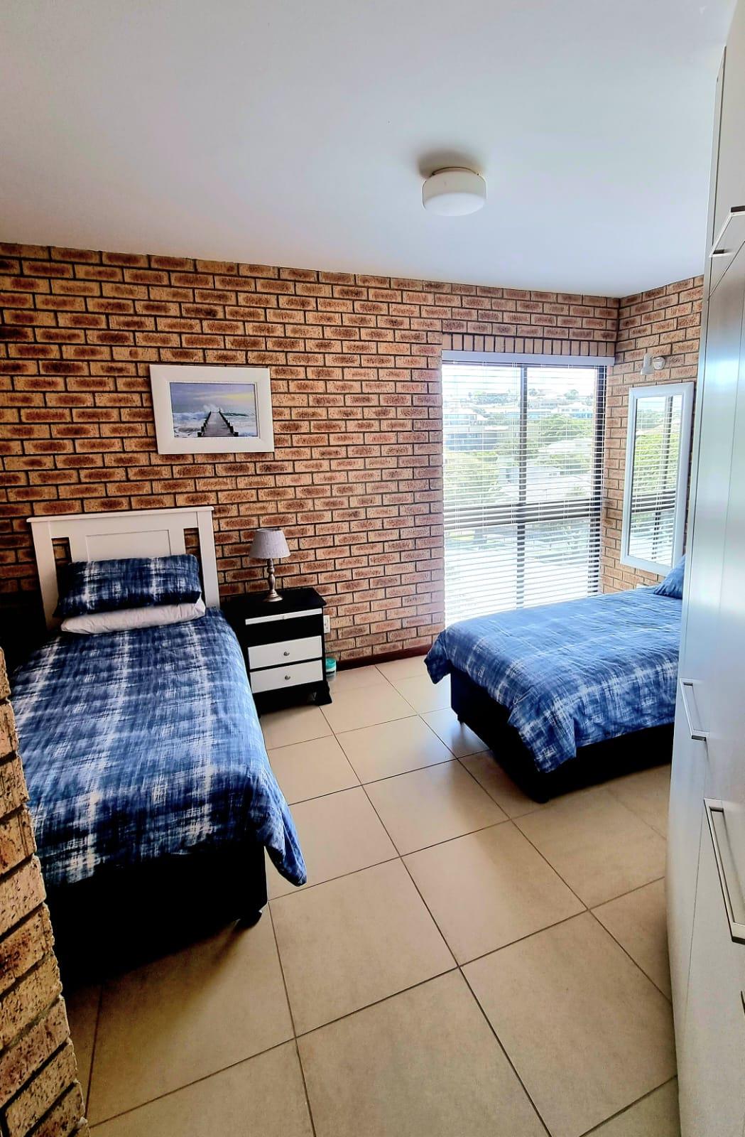 To Let 3 Bedroom Property for Rent in Wavecrest Eastern Cape